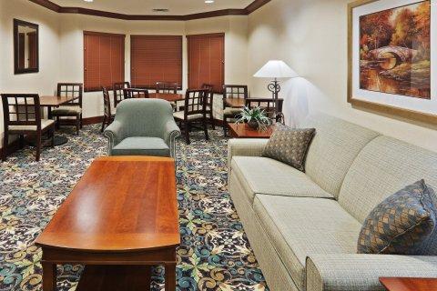 Hotel Staybridge City-quail Springs By Ihg 3*