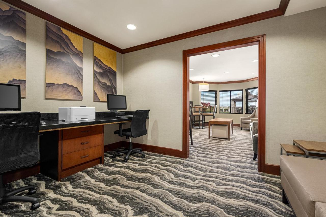 Staybridge City-quail Springs By Ihg Hotel 3*