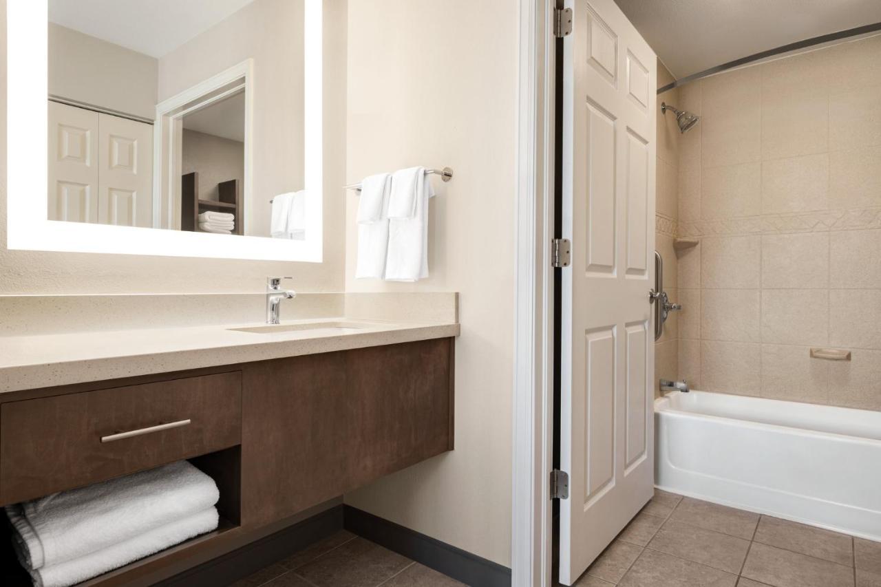 Hotel Staybridge City-quail Springs By Ihg 3*