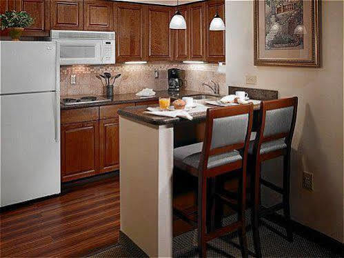 Hotel Staybridge City-quail Springs By Ihg 3*